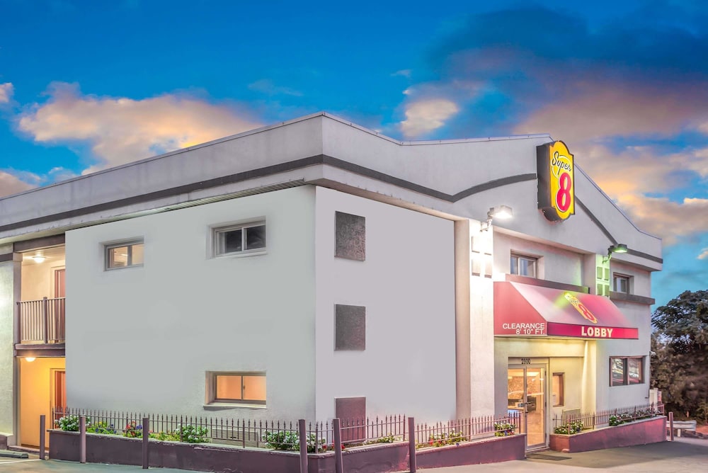 Super 8 by Wyndham North Bergen NJ/NYC Area 2/20