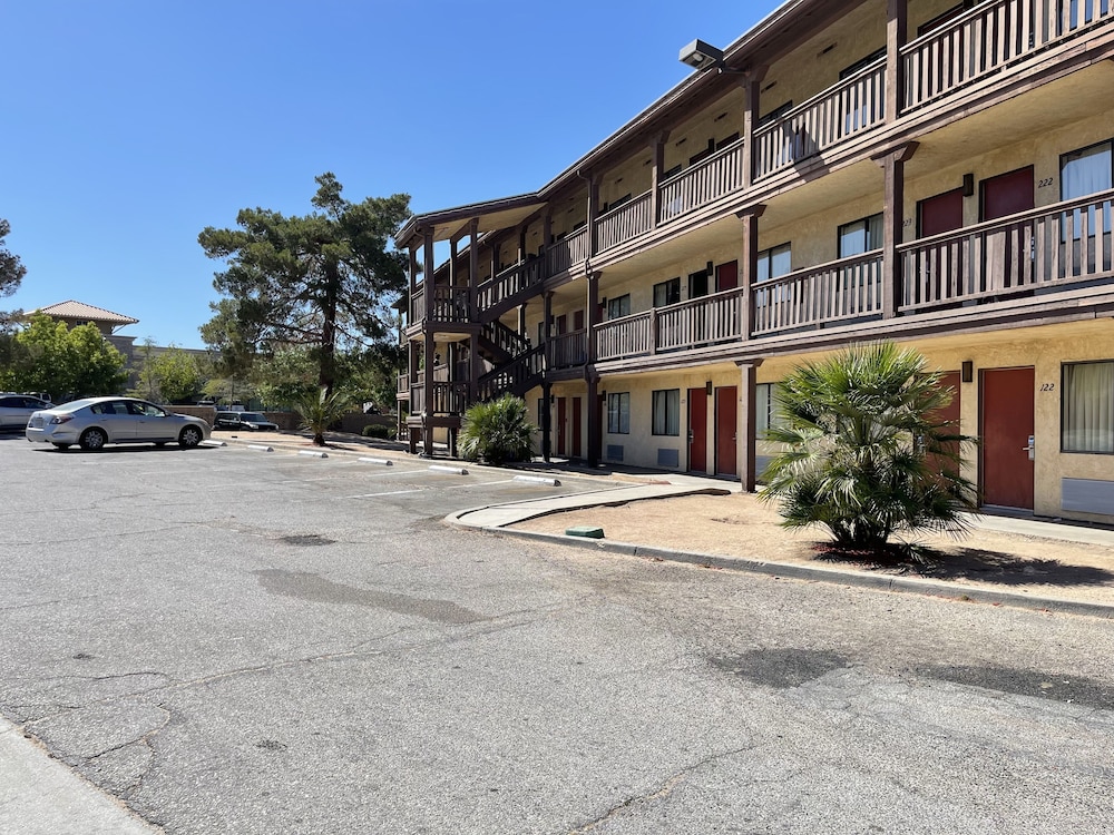 Palms Inn & Suites 32/50
