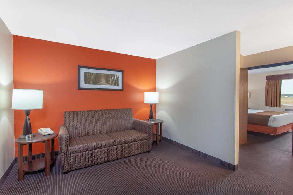 AmericInn by Wyndham St. Cloud MN I-94 23/35