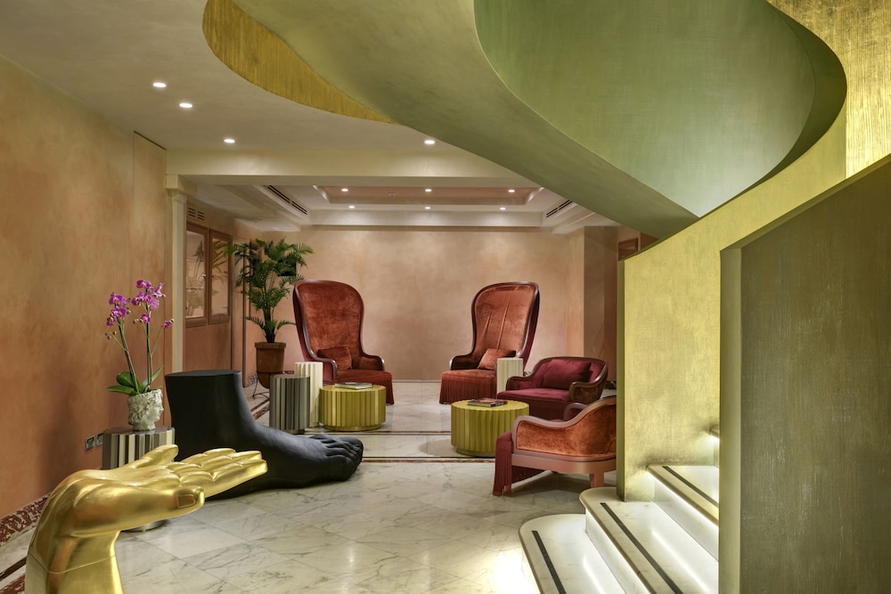 Leons Place 43/61