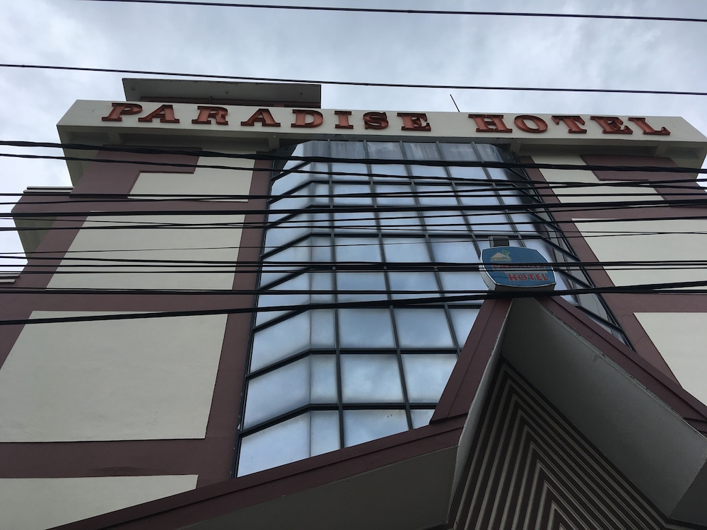 Paradise Hotel 2/39
