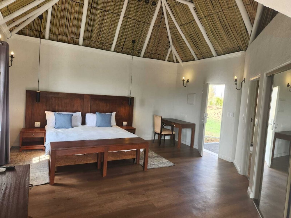 Shumba Valley Lodge 13/50