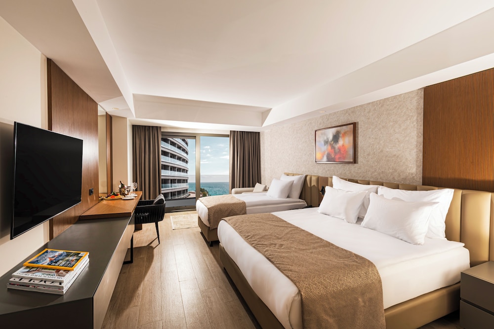 Beks Premium Resort and Spa 68/146