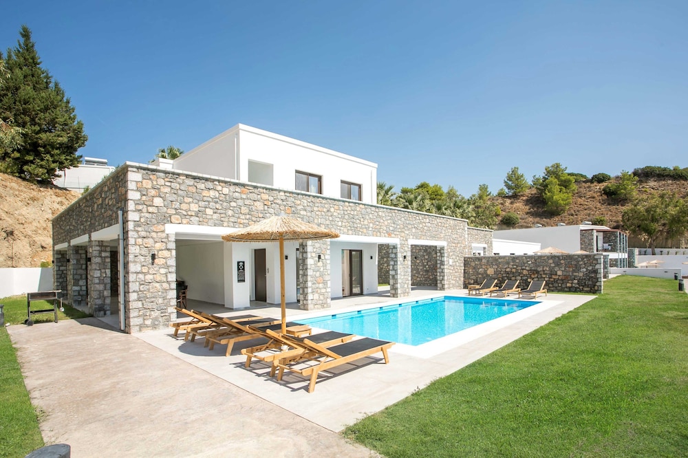 Terra Pietra Luxury Villas & Suites 38/42
