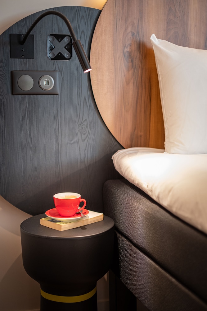 Ibis Styles Paris Meteor Avenue D'italie 36/61