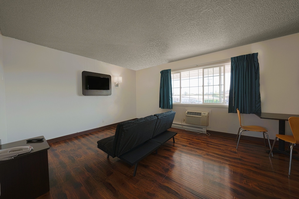Travelodge Inn & Suites by Wyndham Saint Helens OR 15/37