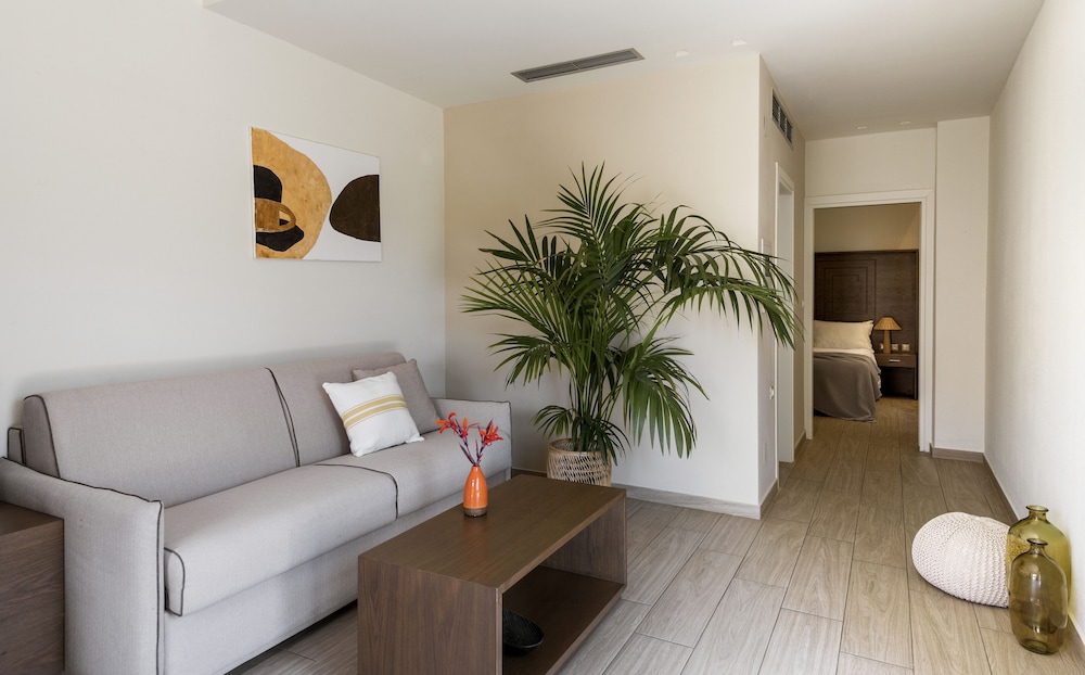 Prima Vista Beachfront Boutique Hotel 32/60