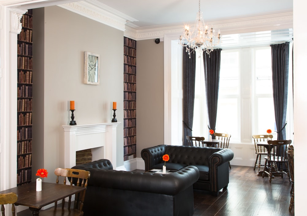 The Grosvenor Plymouth 41/64
