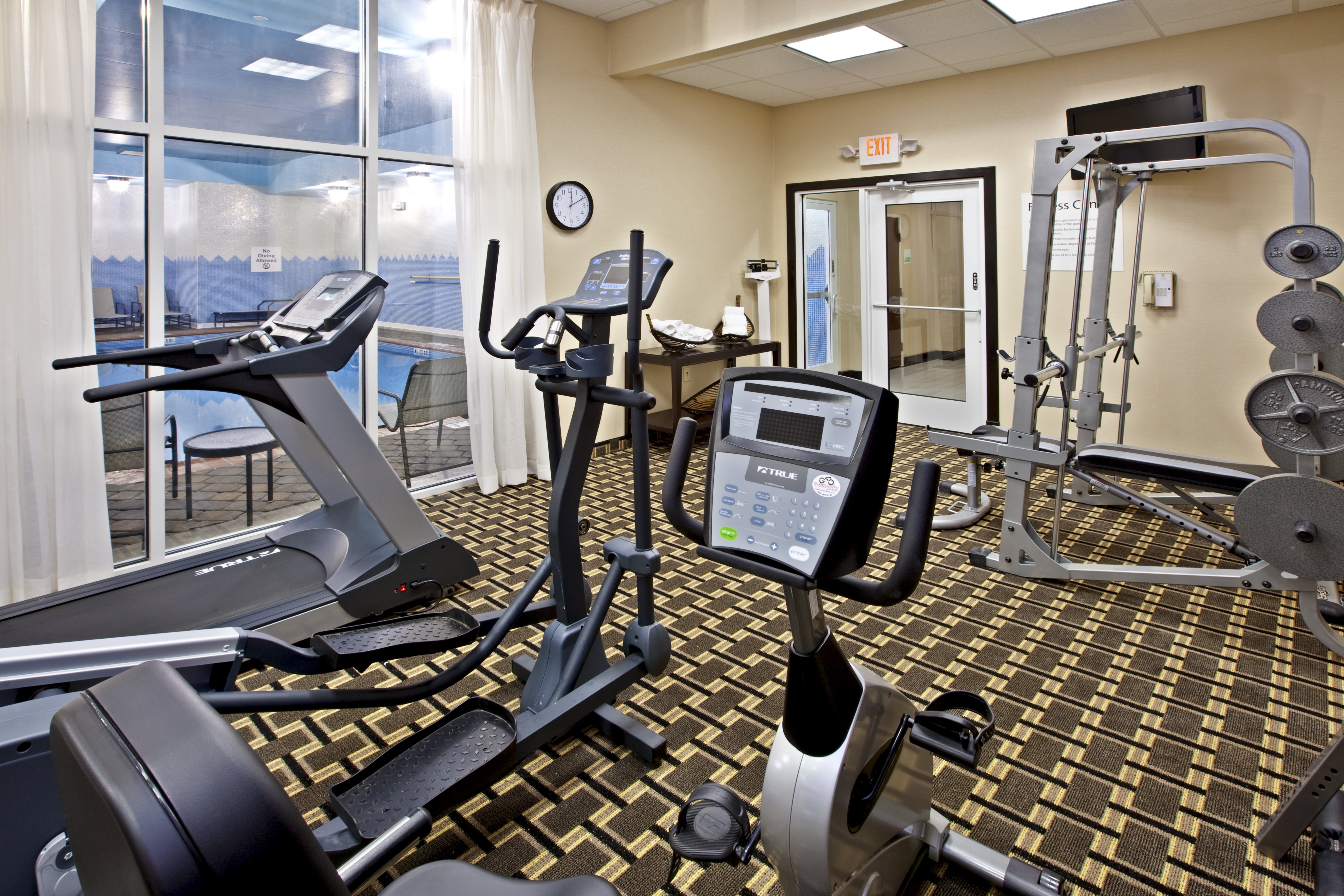Holiday Inn Louisville Airport South 30/62