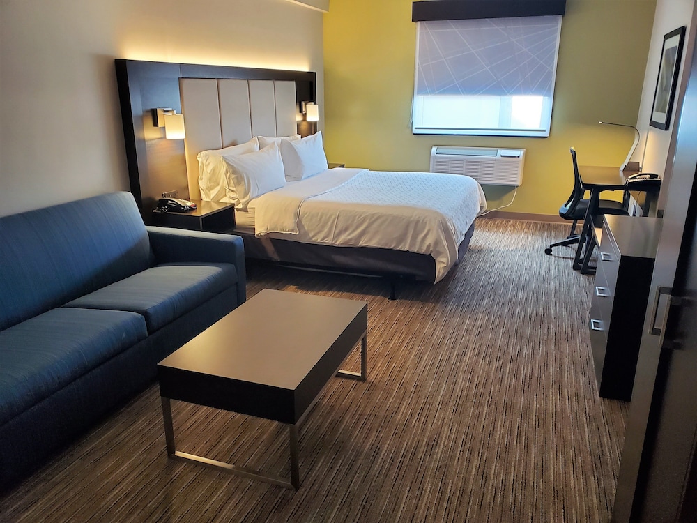 Holiday Inn Express Queens - Maspeth 7/65