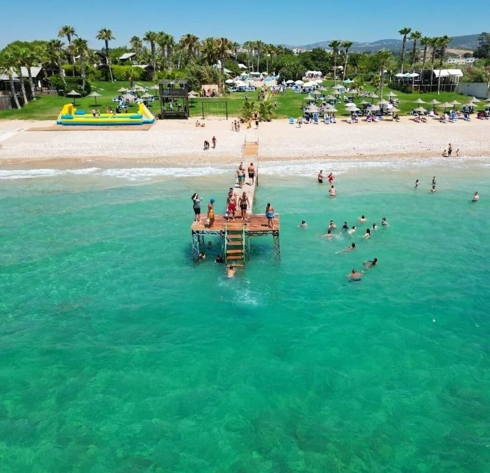 Turquoise Beach Resort Tyre 33/50