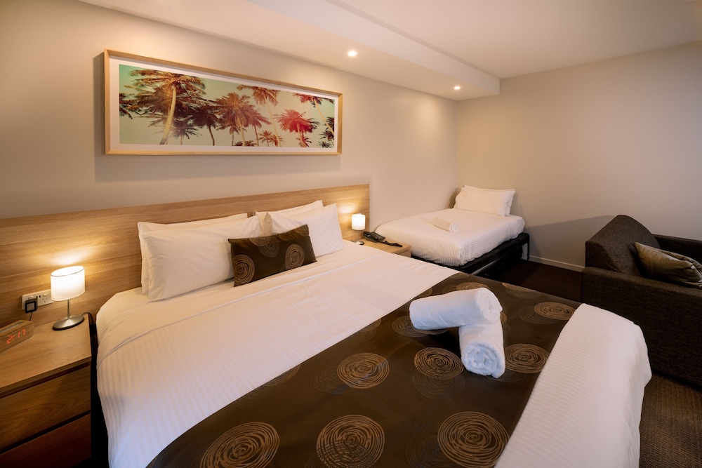 Boathouse Resort Studios & Suites 26/69