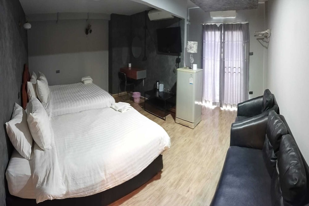 ROOM, TRIPLE