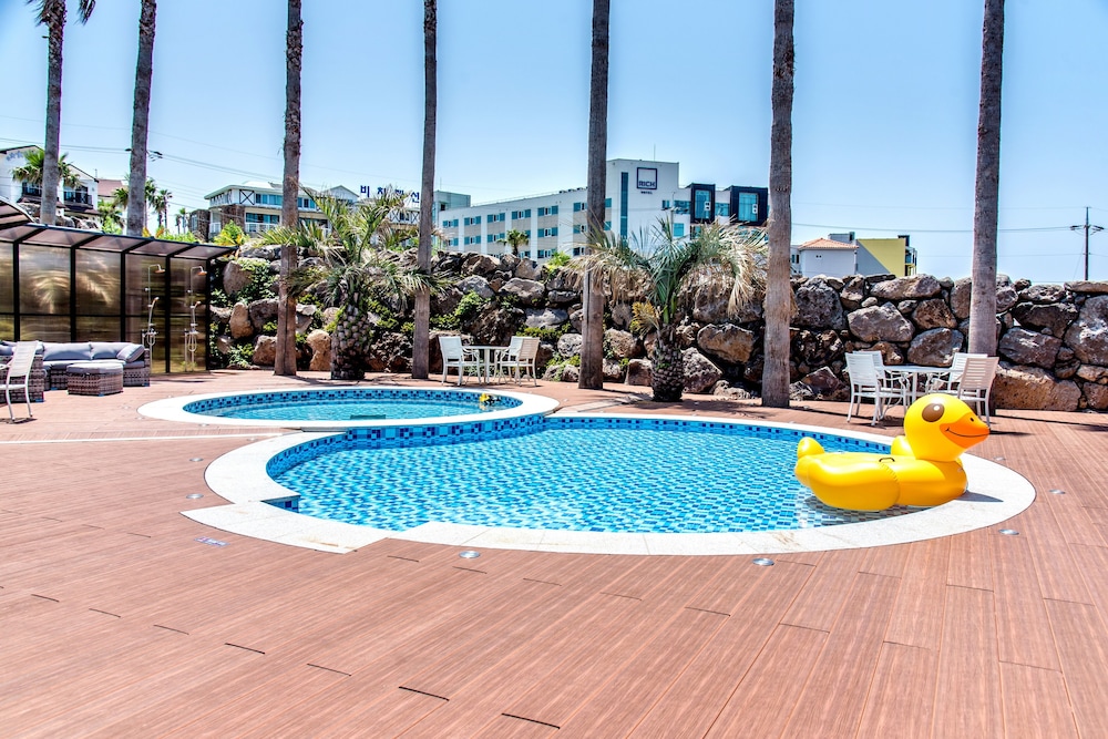 Dyne Oceano Hotel 69/75