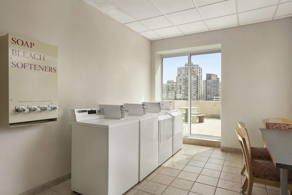 Hampton Inn & Suites by Hilton Vancouver-Downtown 10/60
