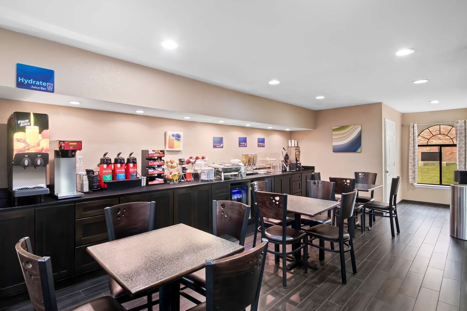 Best Western Cedar Inn 20/24