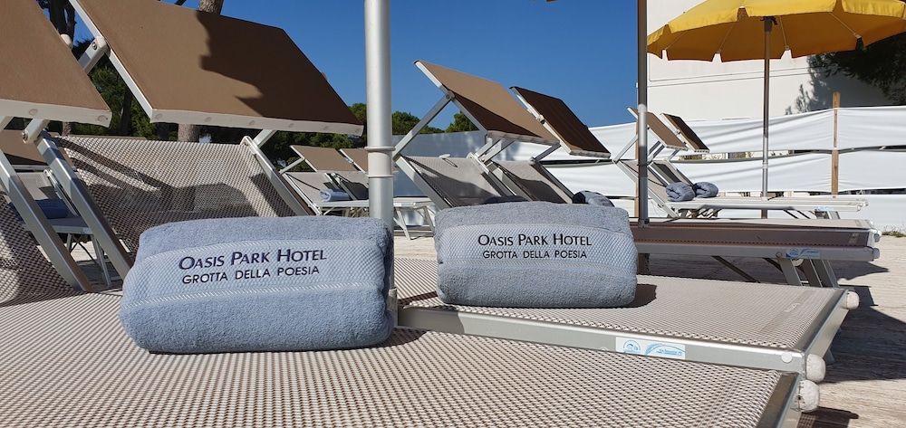 Oasis Park Hotel 2/43