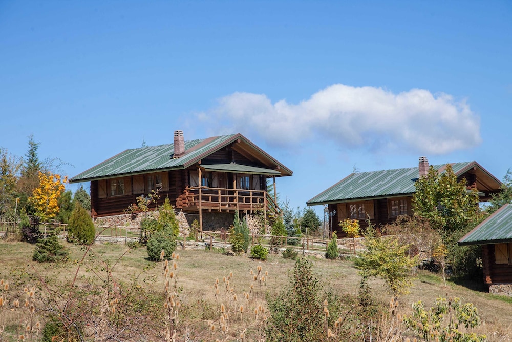 Sfendamos Wood Village 5/32