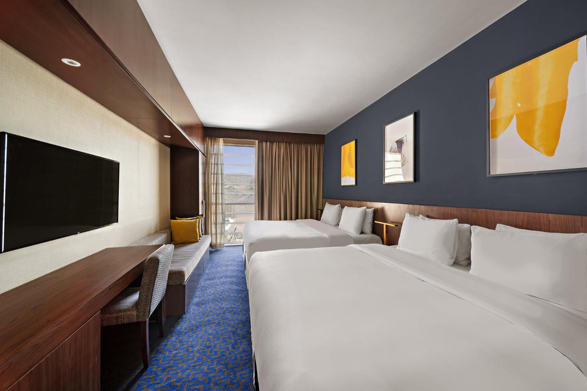 Deluxe, Single, Twin Beds