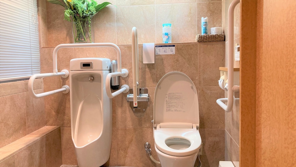 TOYOKO INN OKINAWA NAHA KOKUSAI-DORI MIEBASHI-EKI 64/64