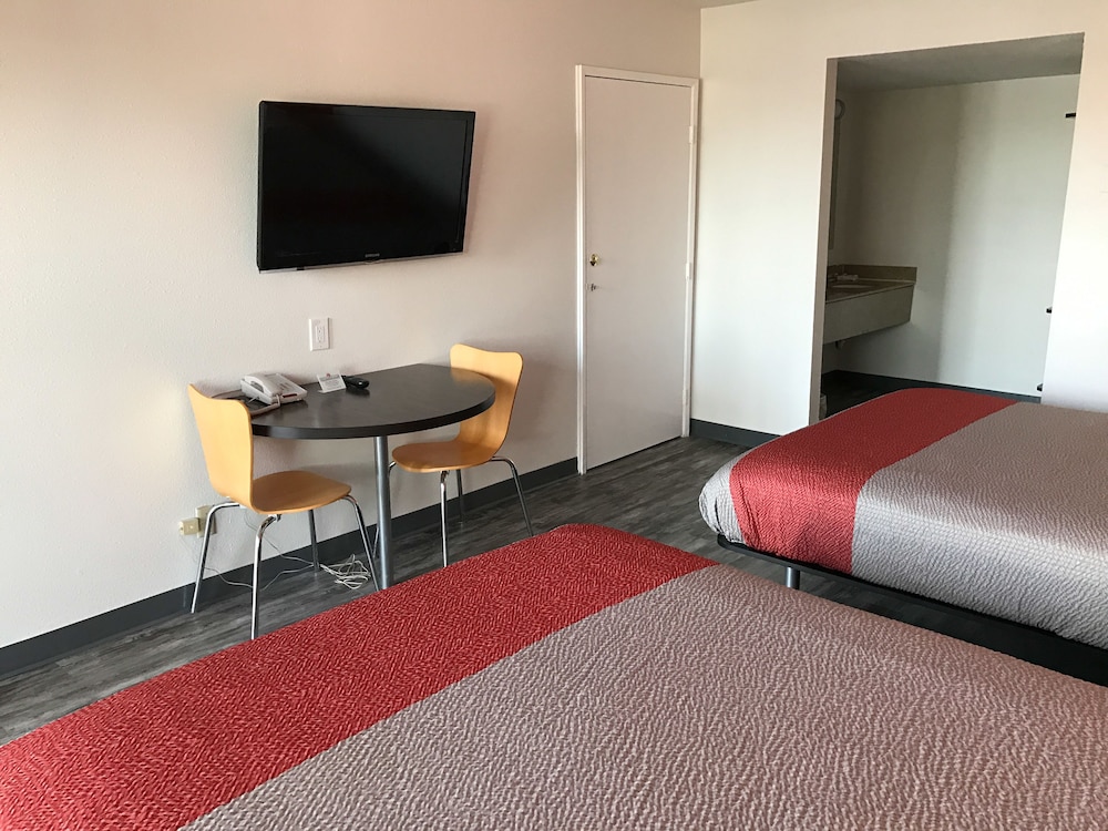 Motel6 Barstow, CA - Route 66 32/41