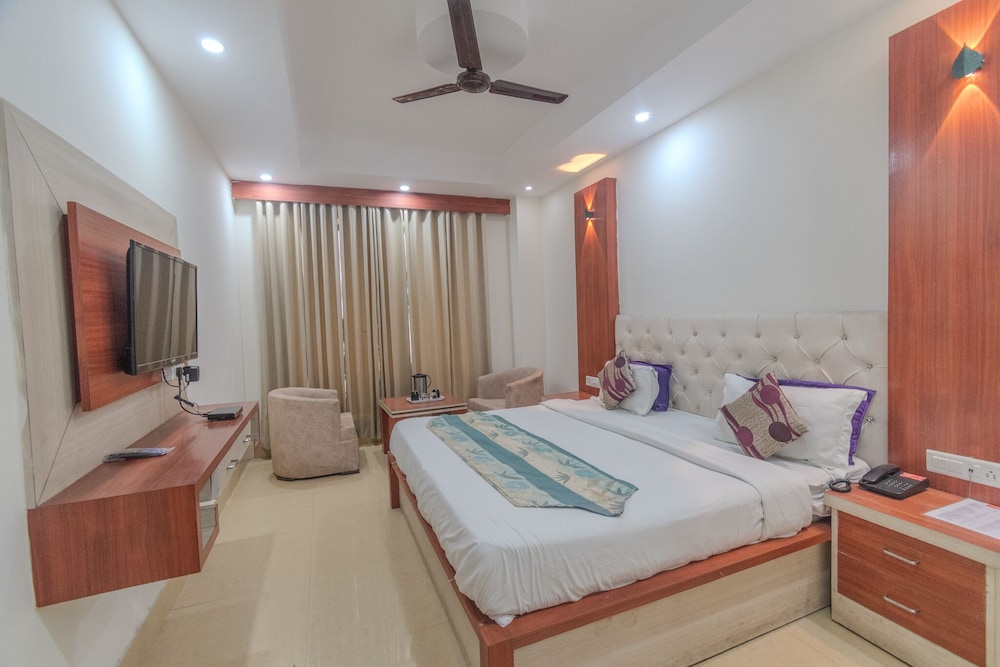 Hotel Raj Mandir 12/44