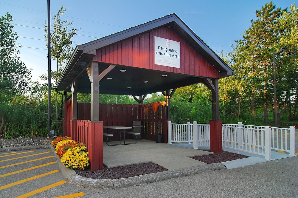 Red Roof Inn Erie - I-90 5/25