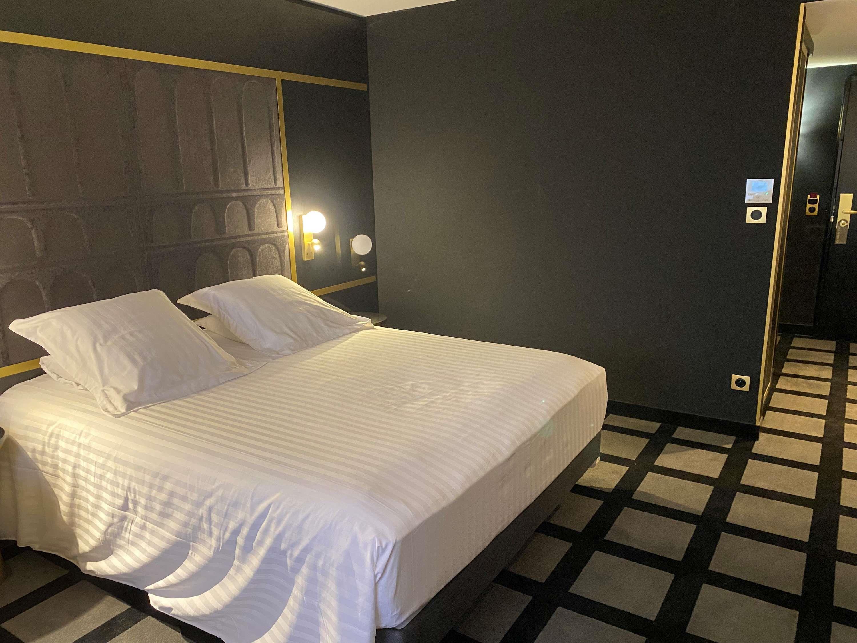 غرفة كلاسيكية بإطلالة على النهر بشرفة، MERCURE ORLEANS CENTRE 3/7