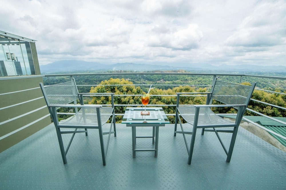 Sky Pavilion 65/70