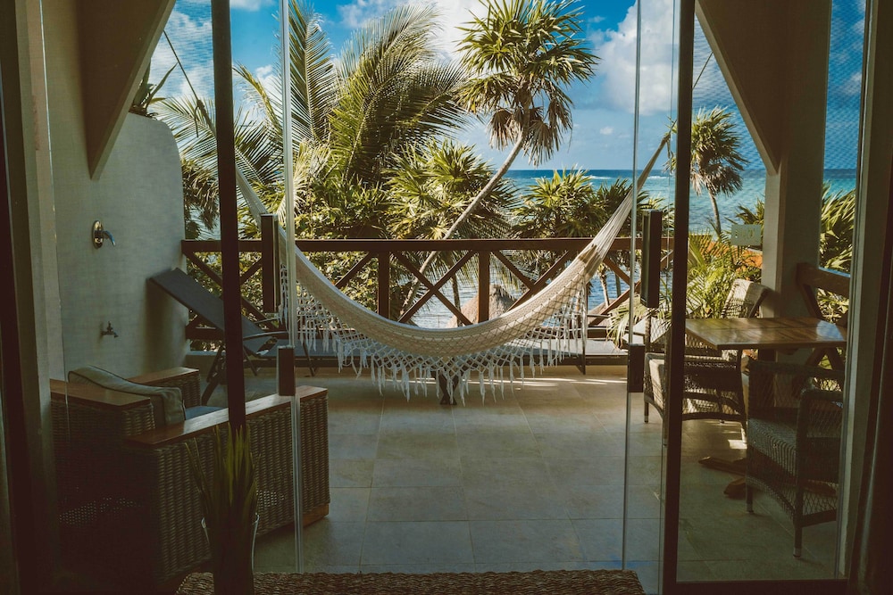 JASHITA HOTEL BOUTIQUE 42/84