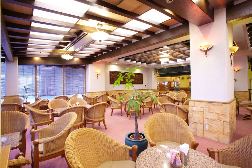 Pacific Hotel Okinawa 52/72