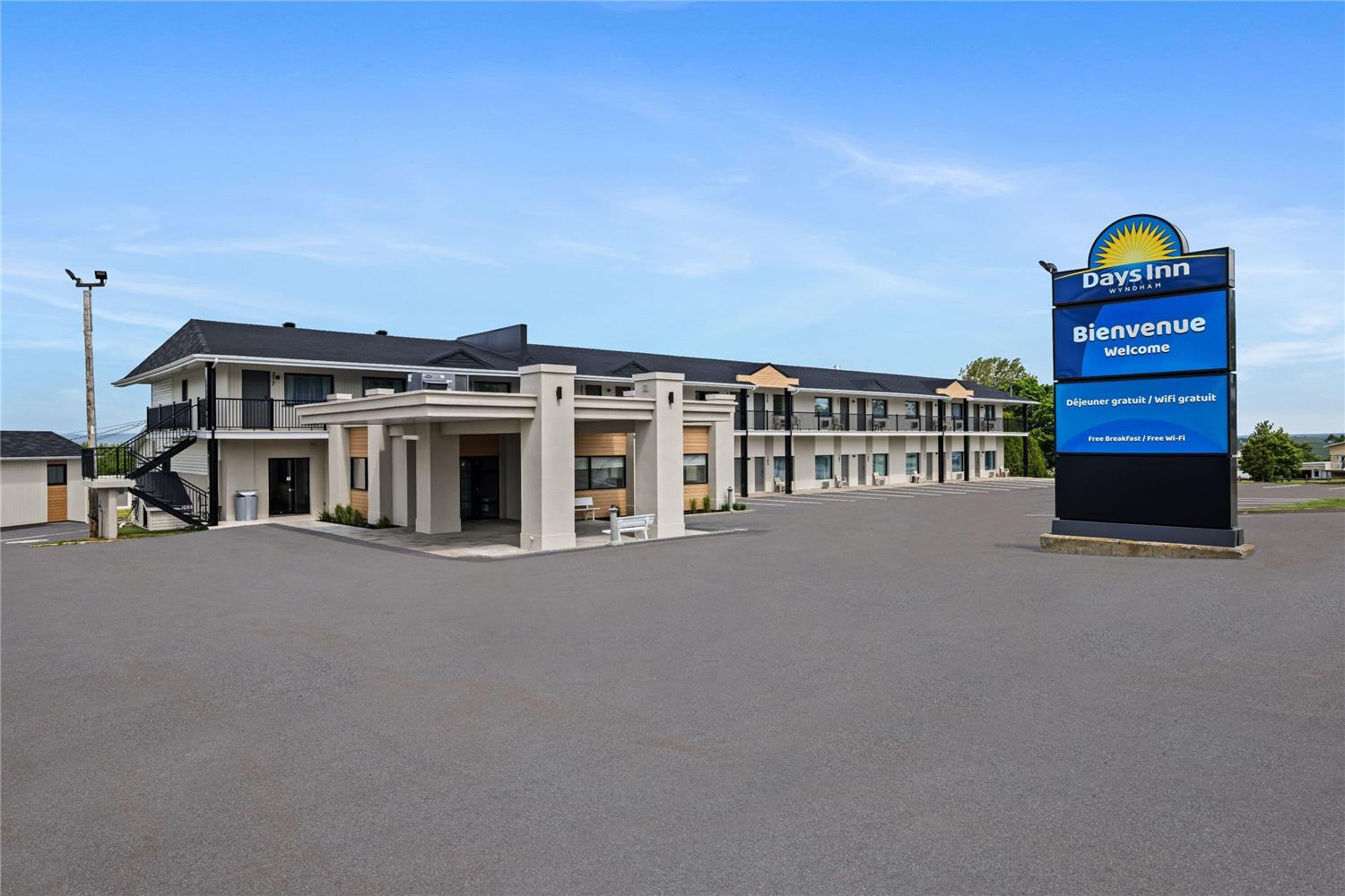 Days Inn by Wyndham Riviere-Du-Loup 2/35