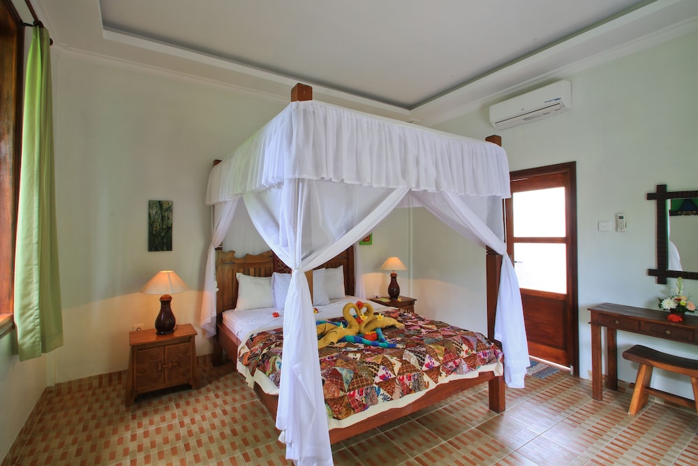 Amed Harmony Cafe And Bungalows 24/68