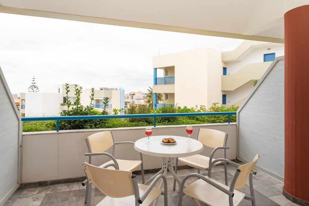 Ibiscos Garden 27/50
