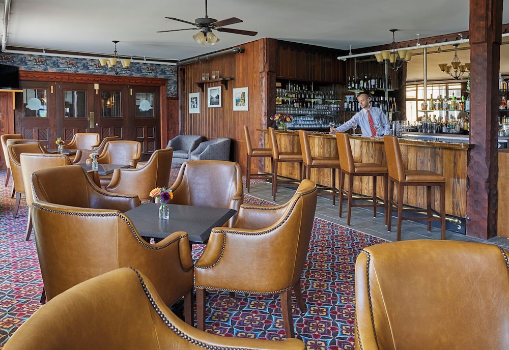 Prince of Wales Hotel 44/57
