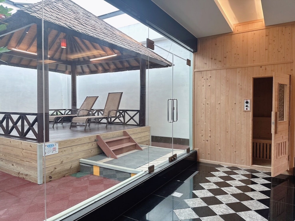 Orient Luxury Villa Motel 23/37
