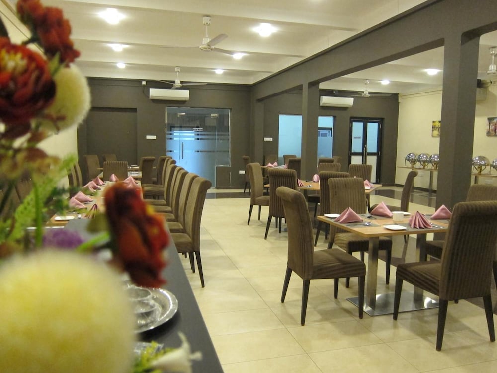Hotel Oviya 22/28