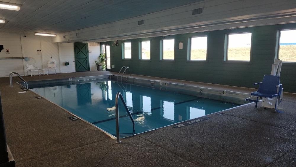 Comfort Inn and Suites At I-74 And 155 16/33