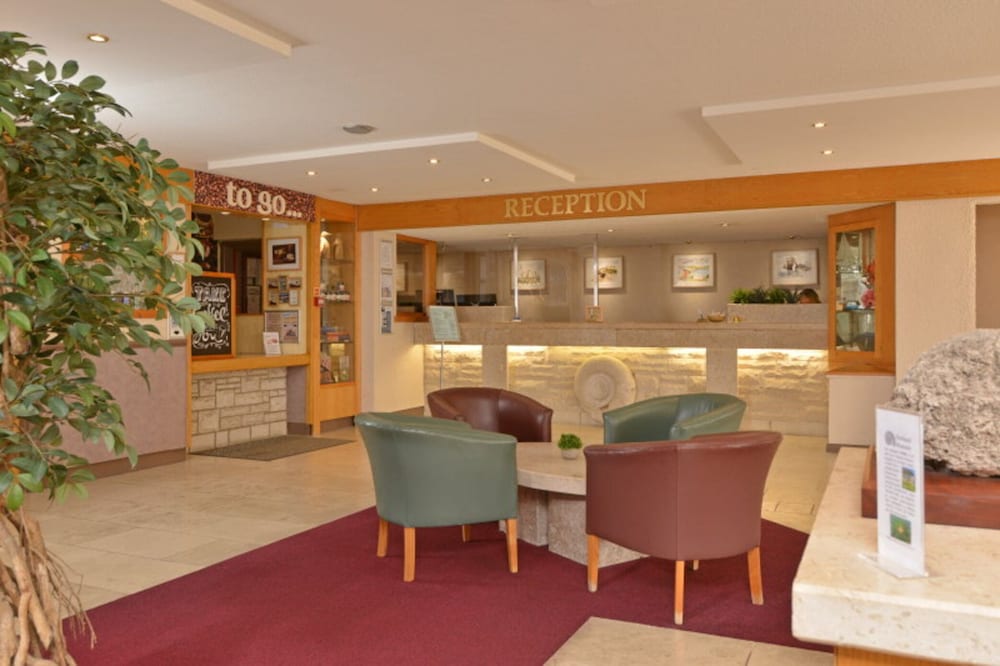 Heights Hotel 5/50