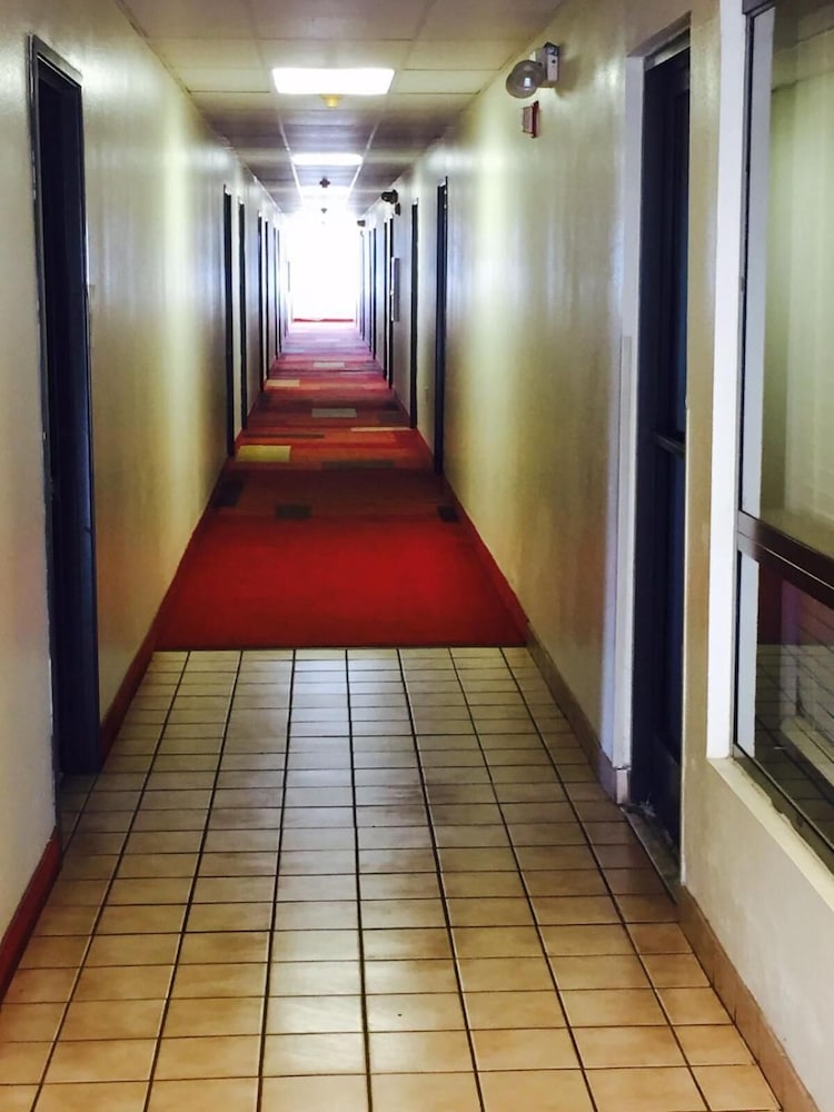 Texas Inn & Suites 21/28