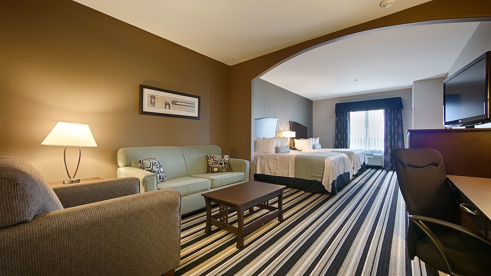 Best Western Plus Sand Bass Inn & Suites 24/52