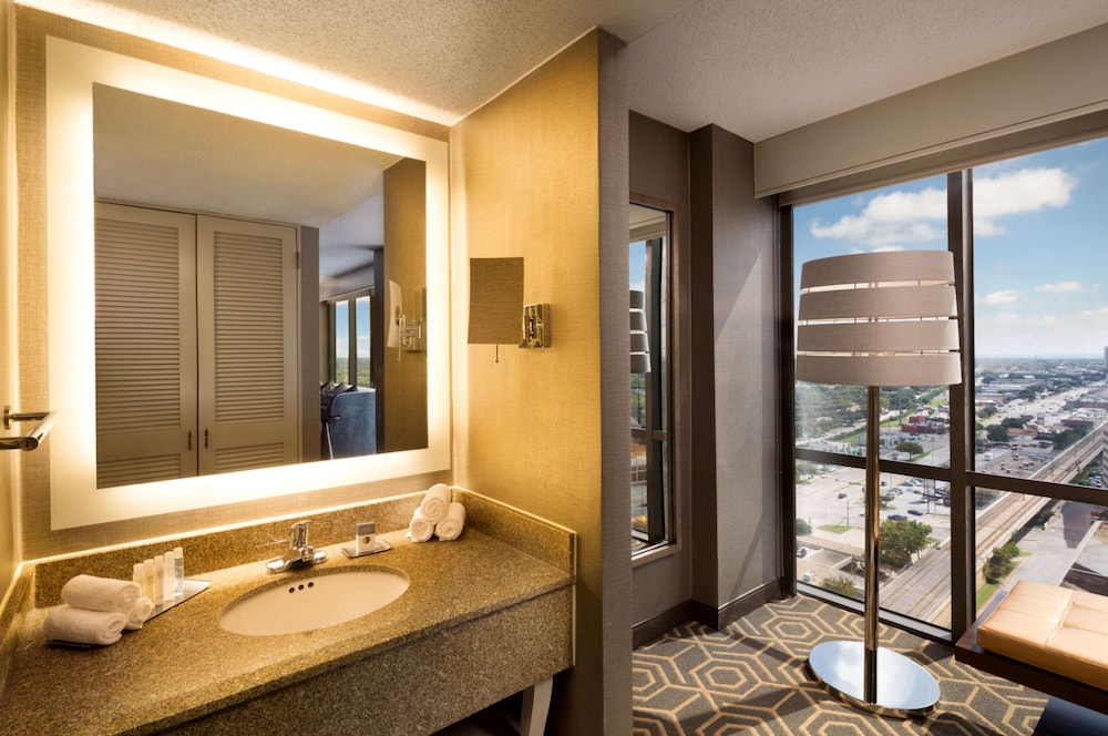 DoubleTree by Hilton Hotel Dallas - Campbell Centre 32/68