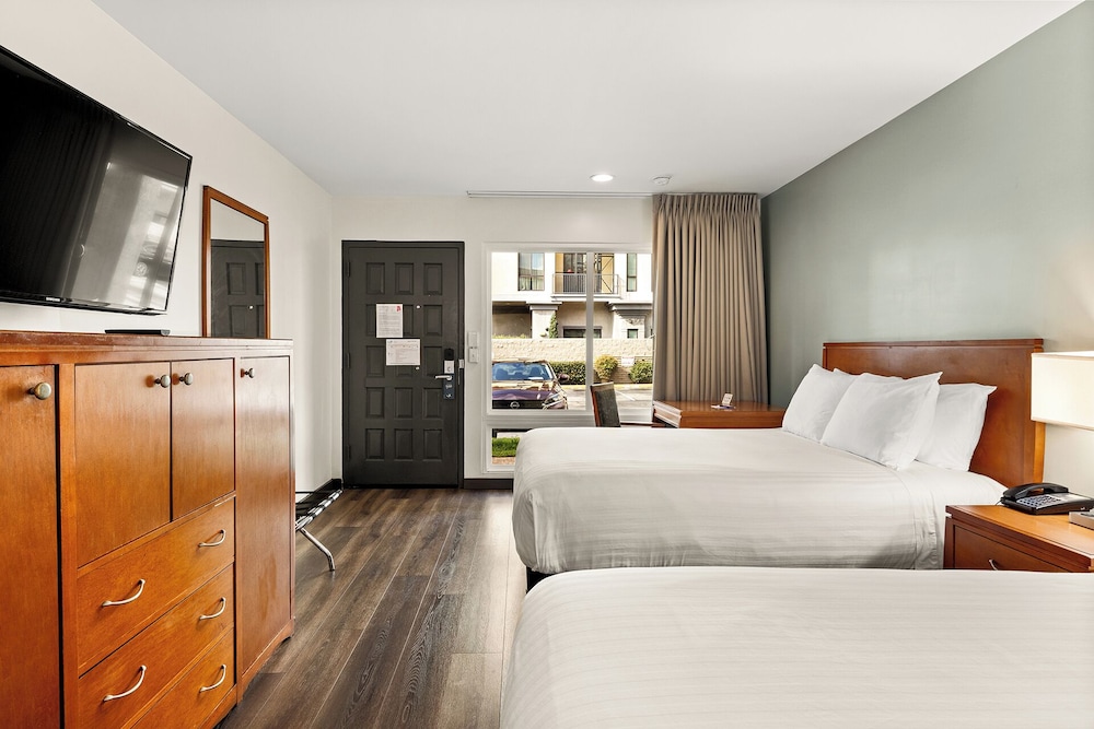STANDARD, 2 QUEEN BEDS, ACCESSIBLE