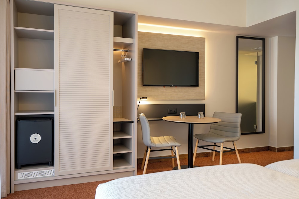 Innside Costablanca Adults Only 57/67