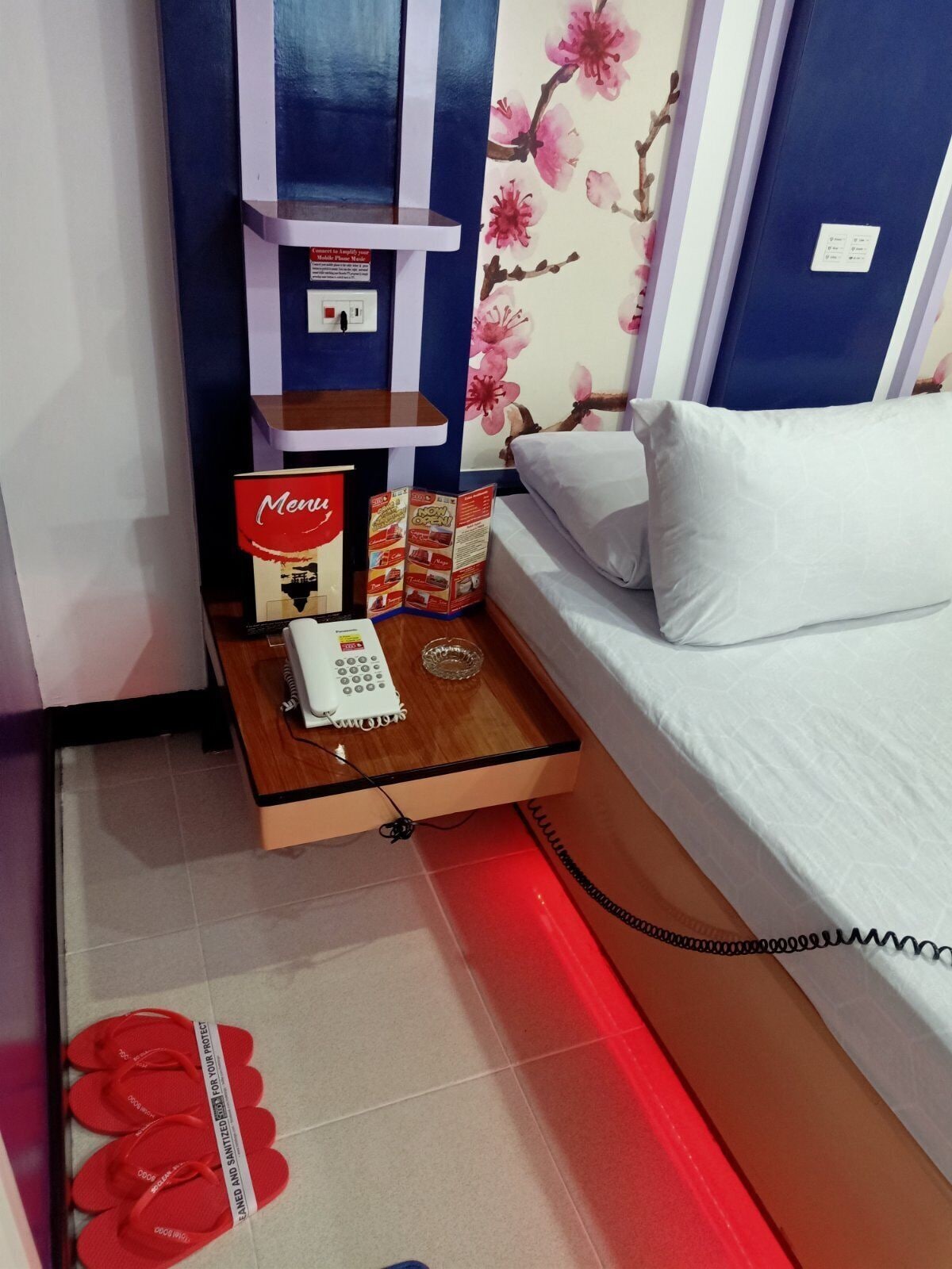 EXECUTIVE, QUEEN BED