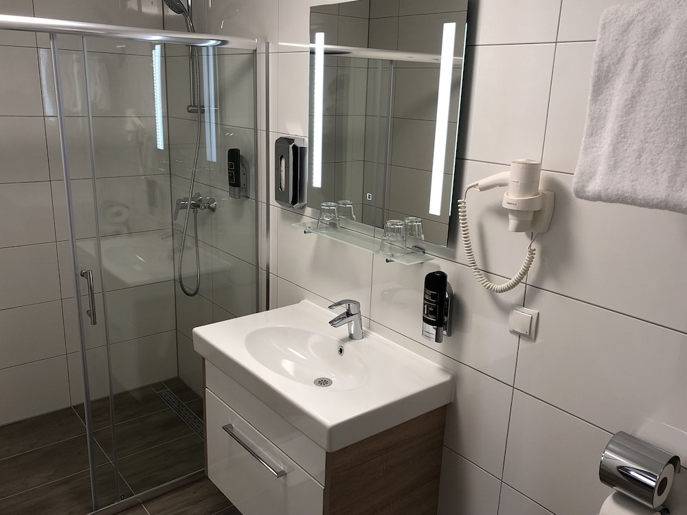 Hotel Konig 9/71