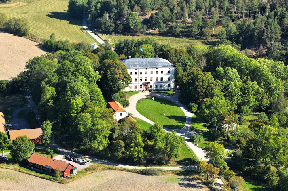 Husby Säteri 42/55