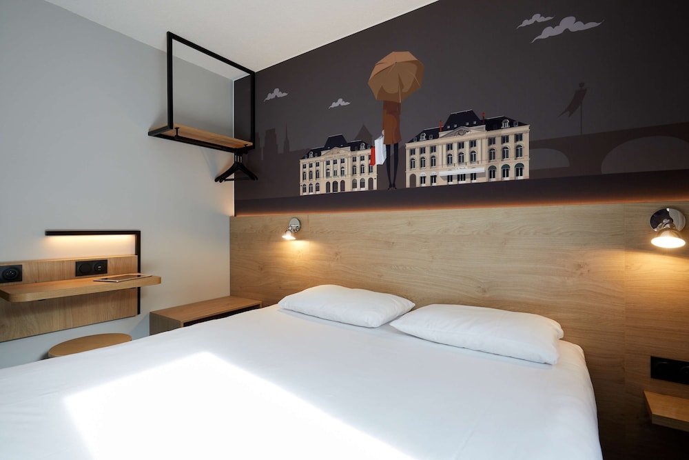 KYRIAD DIRECT Orleans - La Chapelle St Mesmin 21/57