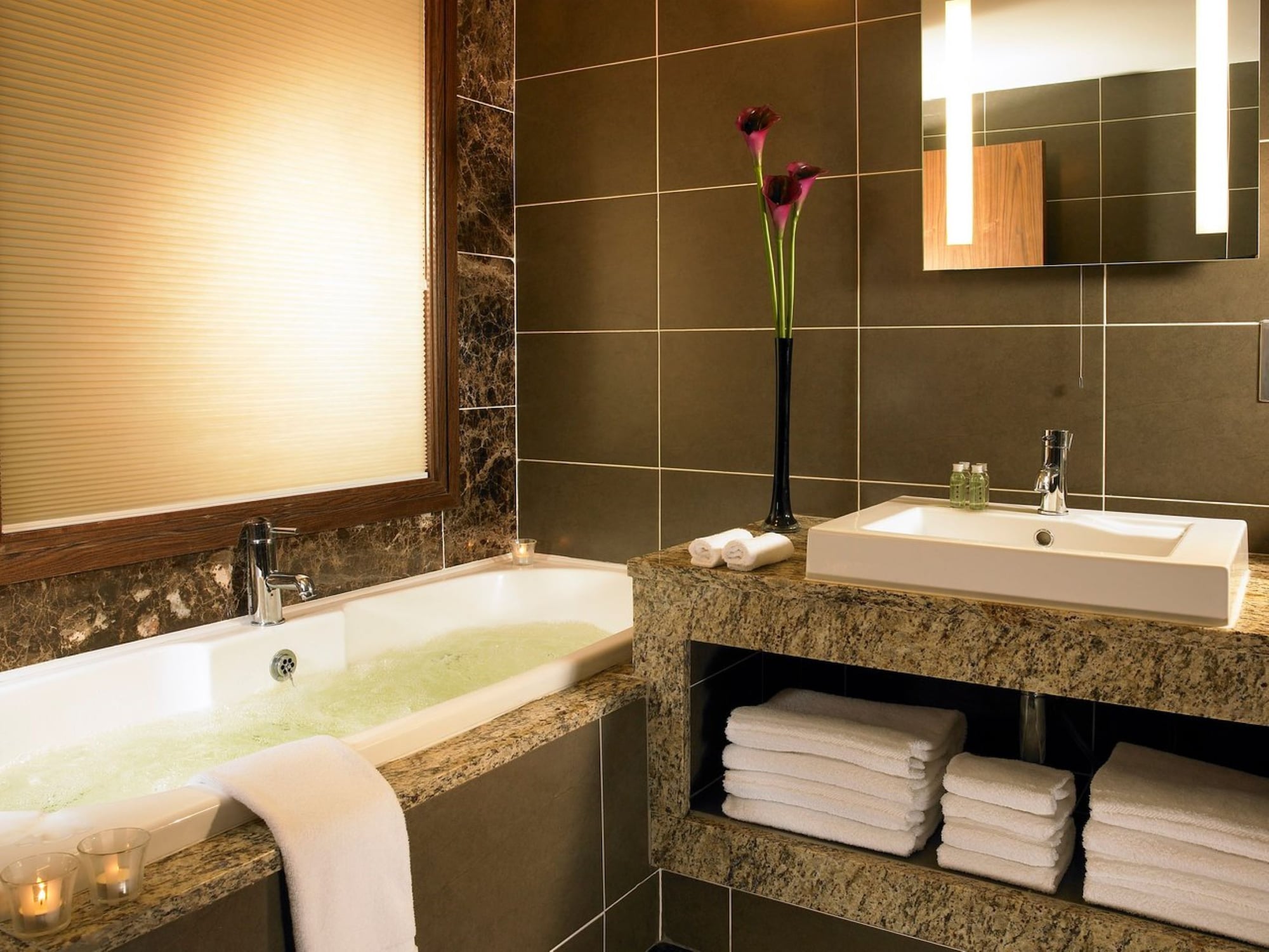 غرفة بسرير كينج، WESTPORT PLAZA HOTEL 3/4