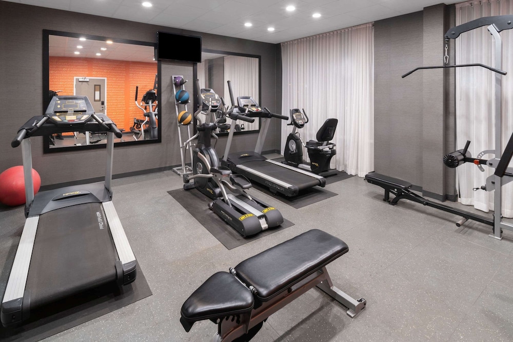 La Quinta Inn & Suites by Wyndham Forsyth 29/45